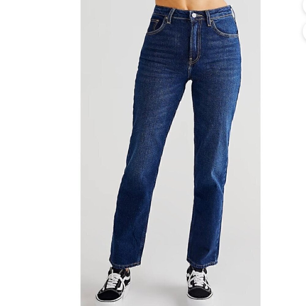 NWT Free People The Pacifica Straight Leg Jean in Dark Blue Wash